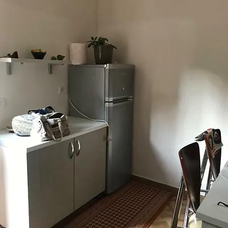 Adresa: Lagja Pavaresia, Rruga Shyqyri Alimerko , Vlore, Albania Vlorë